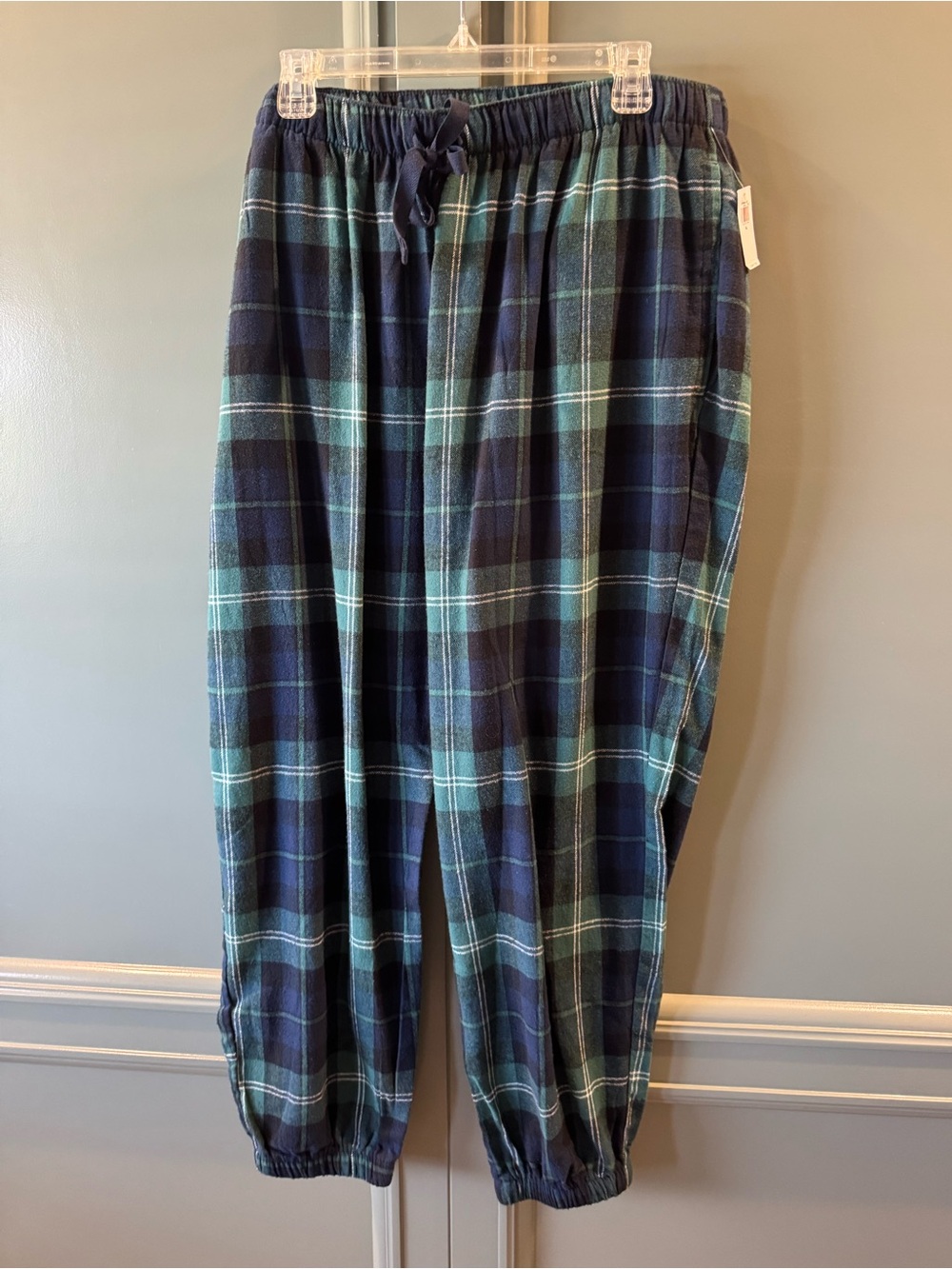 NWT. Old Navy Navy and Green Plaid Drawstring Lounge Pants - Size XL